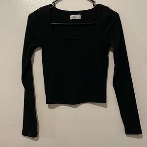Hollister Crop Top Women’s Black Long Sleeve Size Small.